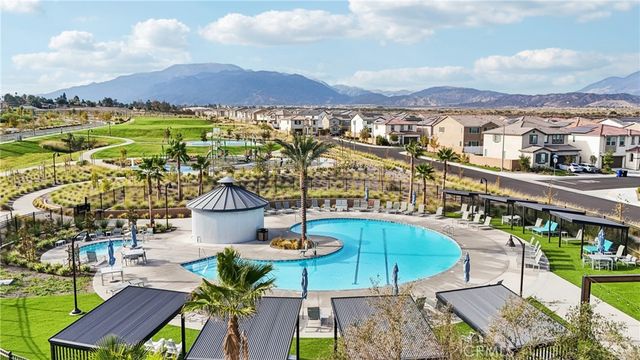 2464 Yellowstone Way, Rialto, CA 92377