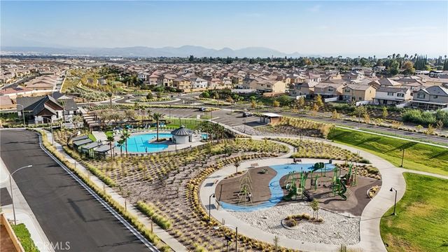 2464 Yellowstone Way, Rialto, CA 92377