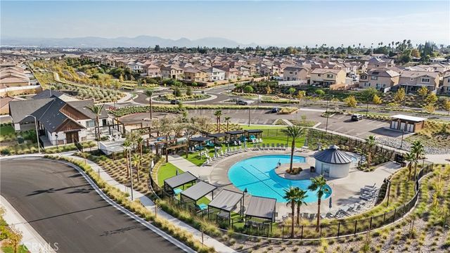 2464 Yellowstone Way, Rialto, CA 92377