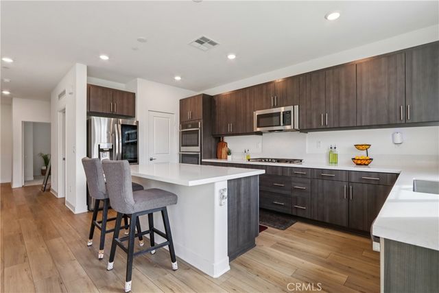 2464 Yellowstone Way, Rialto, CA 92377