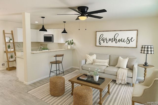 687 Burr Oak, Canyon Lake, TX 78133