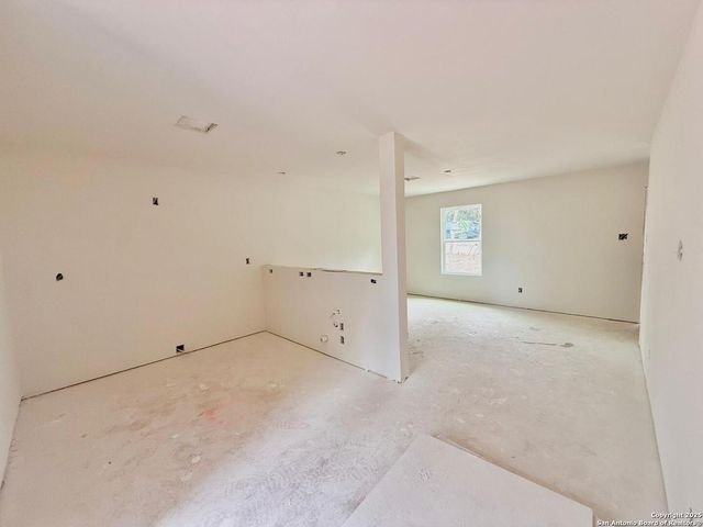 687 Burr Oak, Canyon Lake, TX 78133