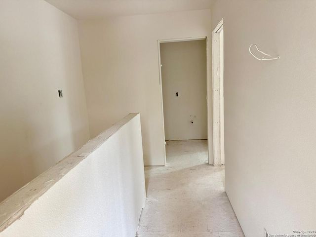 687 Burr Oak, Canyon Lake, TX 78133