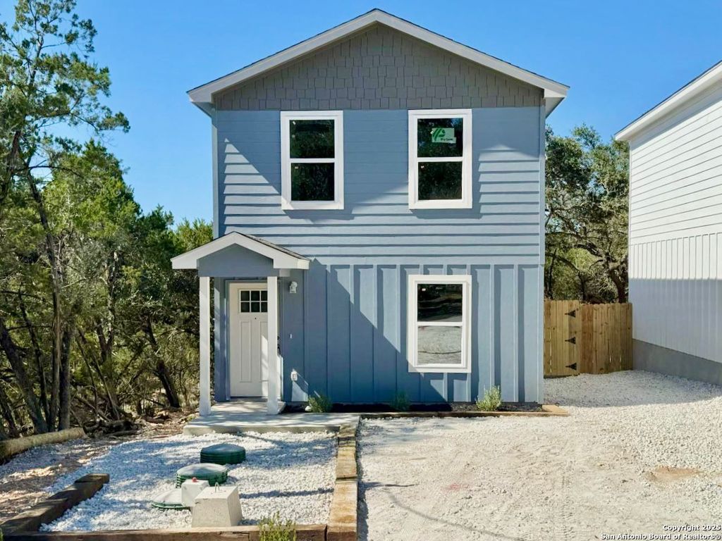 687 Burr Oak, Canyon Lake, TX 78133