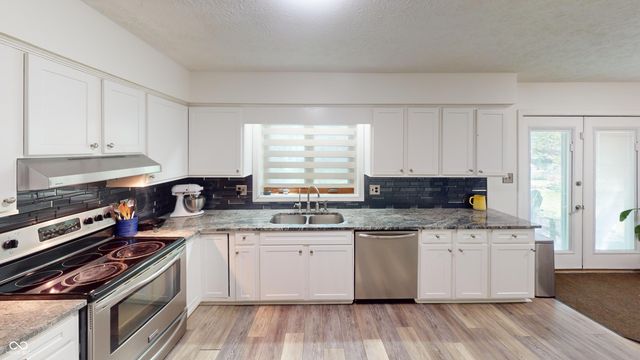 523 Verwood Court, Indianapolis, IN 46234