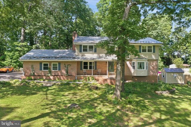 1084 RIDGE RD S, Martinsburg, WV 25403