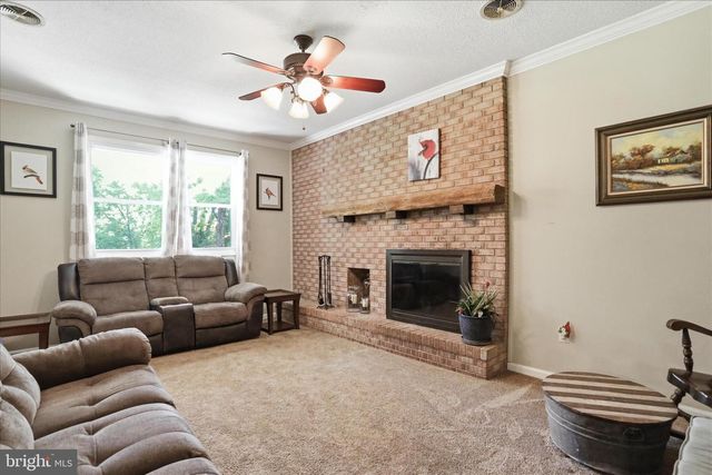 1084 RIDGE RD S, Martinsburg, WV 25403