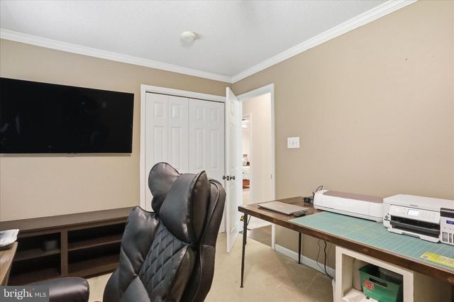 1084 RIDGE RD S, Martinsburg, WV 25403
