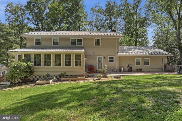 1084 RIDGE RD S, Martinsburg, WV 25403