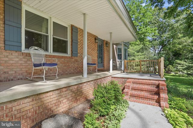 1084 RIDGE RD S, Martinsburg, WV 25403
