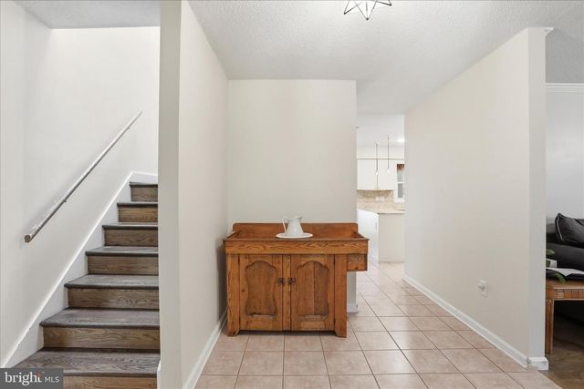 1084 RIDGE RD S, Martinsburg, WV 25403