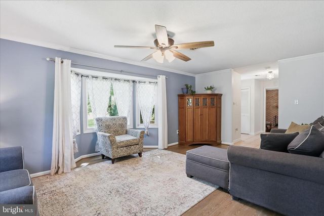 1084 RIDGE RD S, Martinsburg, WV 25403