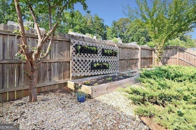 307 Lakeside Lane, Woodstock, GA 30188