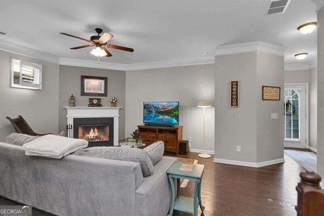 307 Lakeside Lane, Woodstock, GA 30188