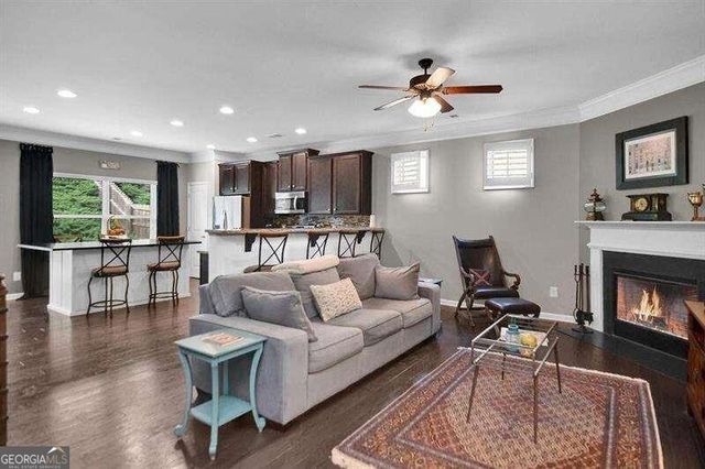 307 Lakeside Lane, Woodstock, GA 30188