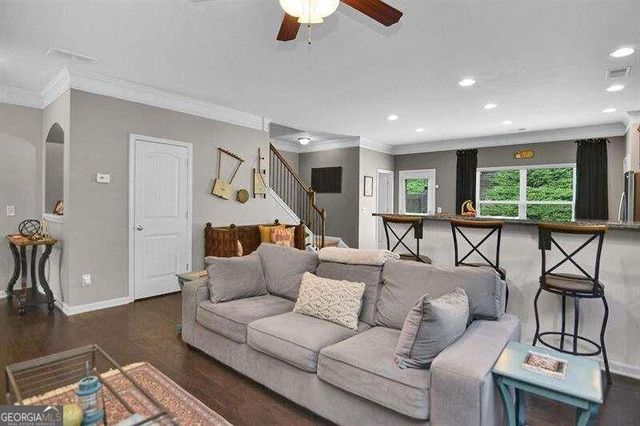 307 Lakeside Lane, Woodstock, GA 30188