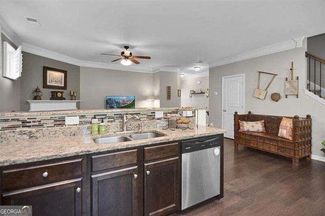 307 Lakeside Lane, Woodstock, GA 30188