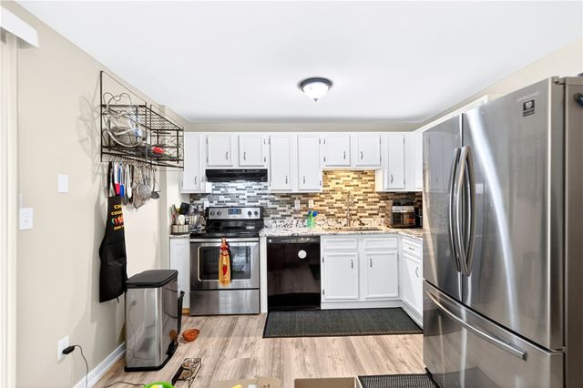 226 Briar Path, North Fayette, PA 15126