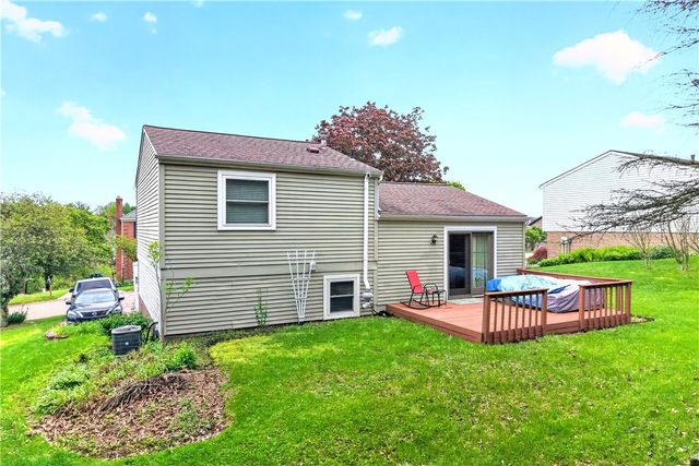 226 Briar Path, North Fayette, PA 15126