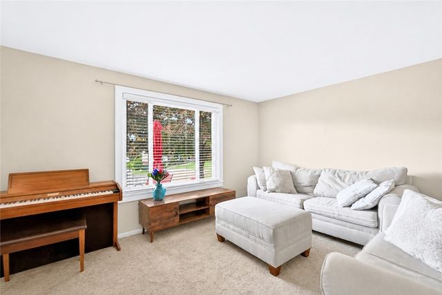 226 Briar Path, North Fayette, PA 15126