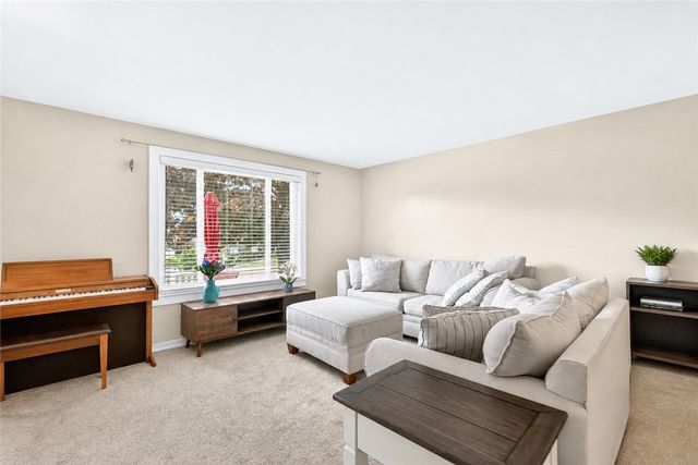 226 Briar Path, North Fayette, PA 15126
