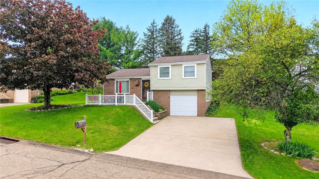 226 Briar Path, North Fayette, PA 15126