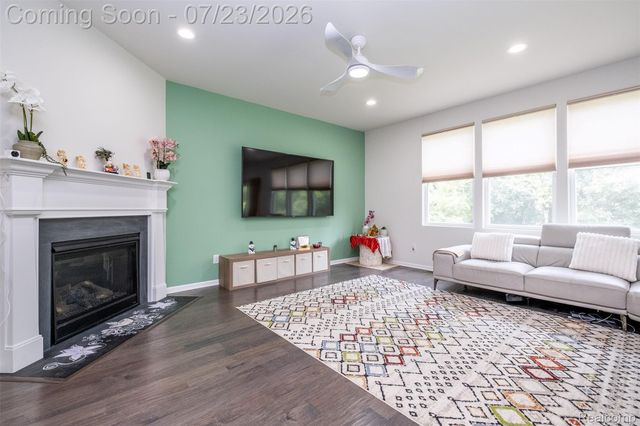 28296 Verona Drive, Novi, MI 48377