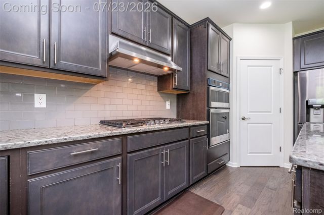 28296 Verona Drive, Novi, MI 48377