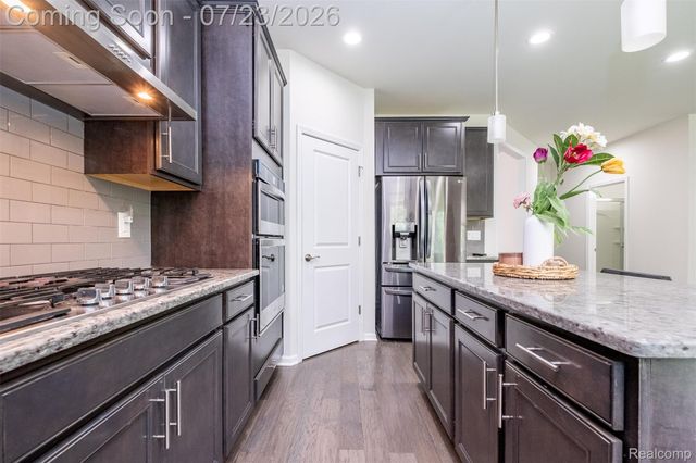 28296 Verona Drive, Novi, MI 48377