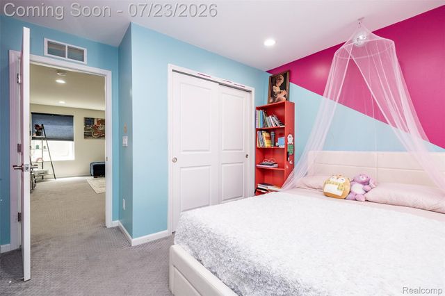 28296 Verona Drive, Novi, MI 48377