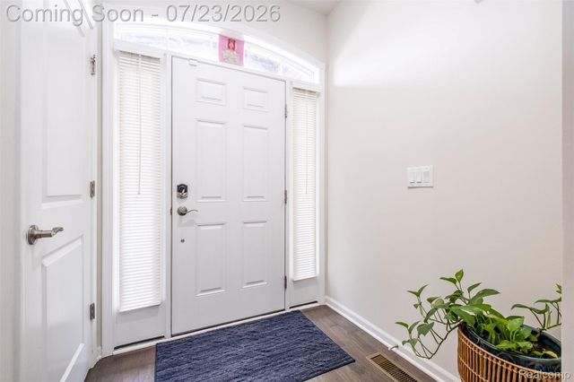 28296 Verona Drive, Novi, MI 48377