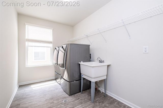 28296 Verona Drive, Novi, MI 48377