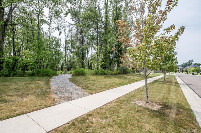 28296 Verona Drive, Novi, MI 48377