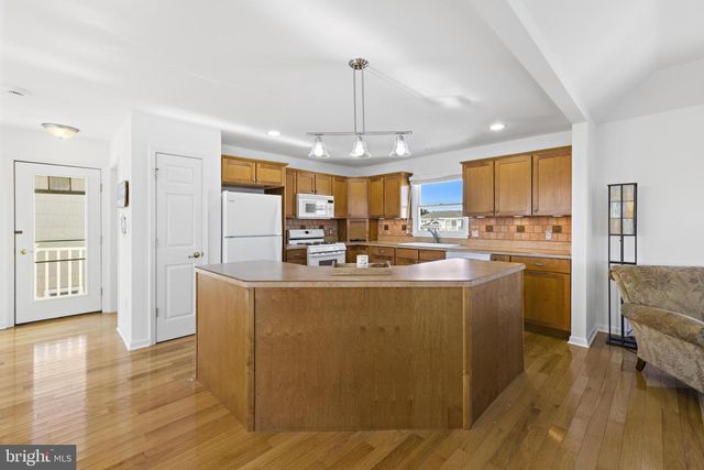 7 W JULIA AVE, Long Beach Township, NJ 08008