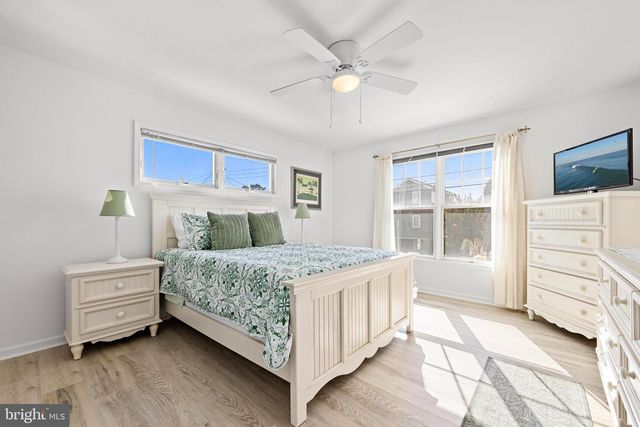 7 W JULIA AVE, Long Beach Township, NJ 08008