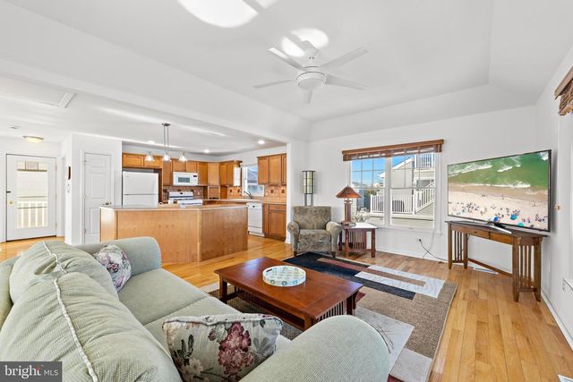 7 W JULIA AVE, Long Beach Township, NJ 08008