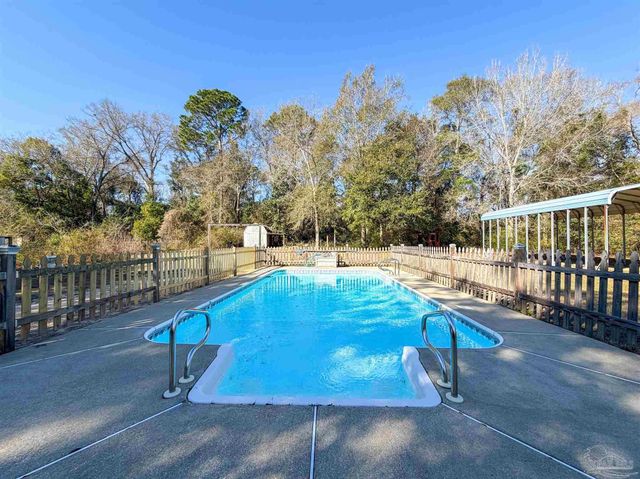 1965 Brentco Rd, Cantonment, FL 32533