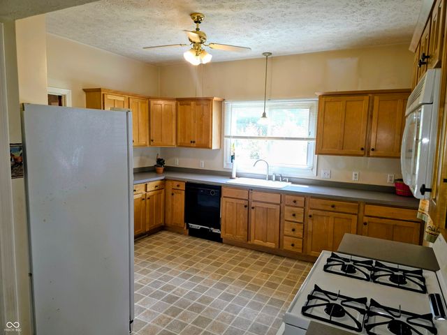 114 N Harrison, Brazil, IN 47834