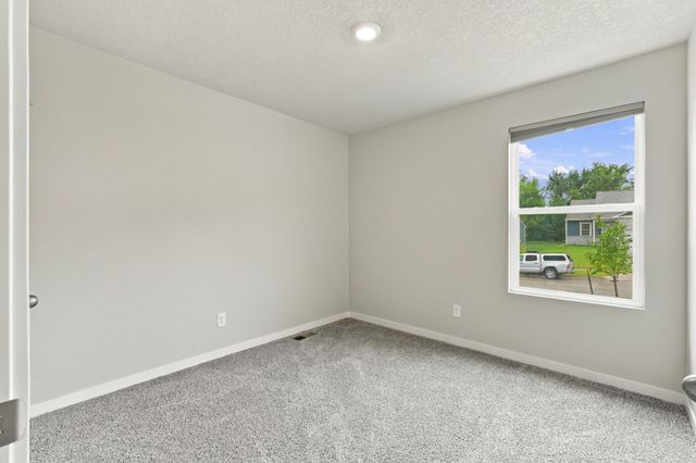 5082 Grandview Avenue, Des Moines, IA 50317