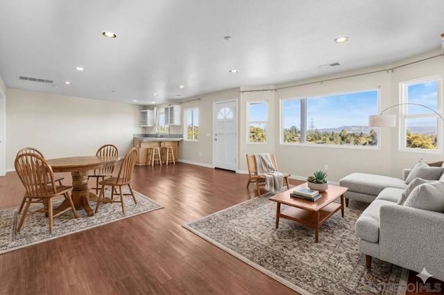 1033 Via Contenta, Escondido, CA 92029