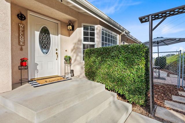1033 Via Contenta, Escondido, CA 92029