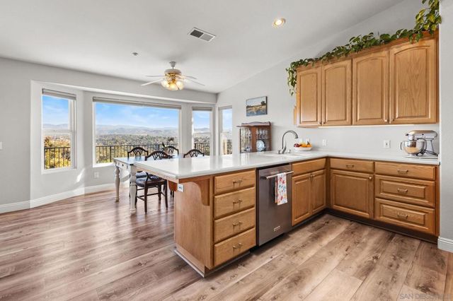 1033 Via Contenta, Escondido, CA 92029