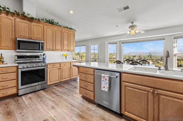 1033 Via Contenta, Escondido, CA 92029