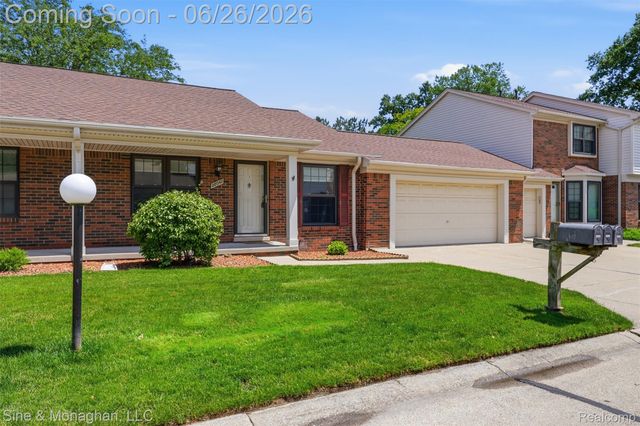28047 Maple Forest Boulevard E 51, Harrison Charter Township, MI 48045