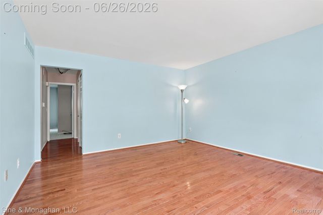 28047 Maple Forest Boulevard E 51, Harrison Charter Township, MI 48045