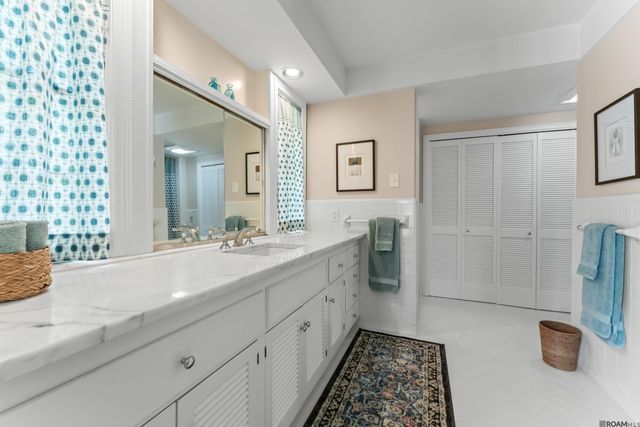 1932 Country Club Dr, Baton Rouge, LA 70808