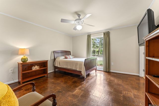 1932 Country Club Dr, Baton Rouge, LA 70808