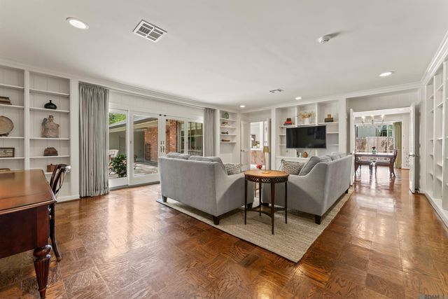 1932 Country Club Dr, Baton Rouge, LA 70808