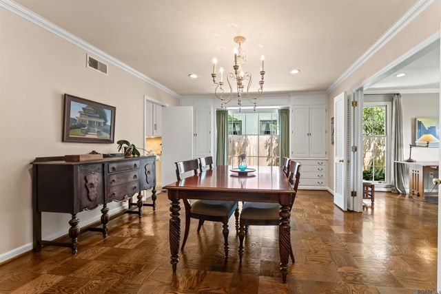1932 Country Club Dr, Baton Rouge, LA 70808