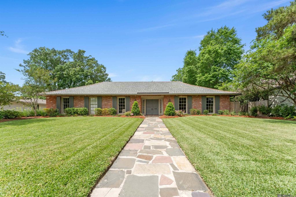 1932 Country Club Dr, Baton Rouge, LA 70808